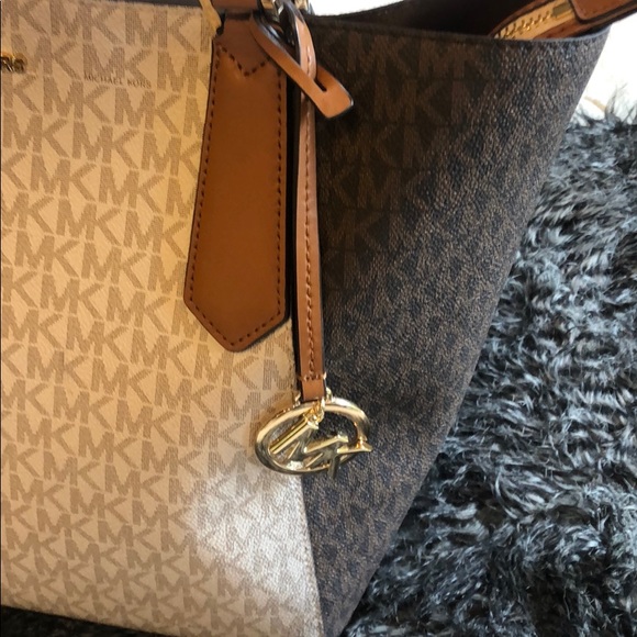 Michael Kors handbag - Picture 2 of 8